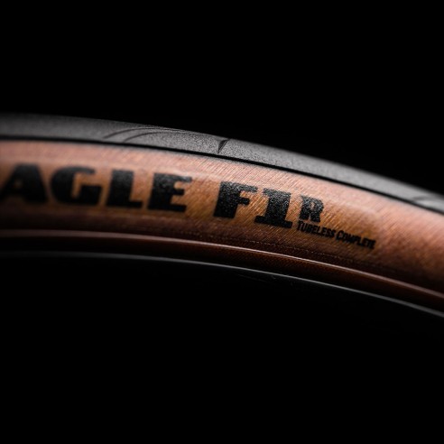 Cubierta Eagle F1 R 700x25 TLC Neg/Mrrn