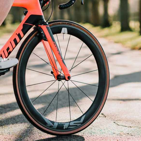 Cubierta Eagle Sport 700x25 Pleg Neg/Mrrn