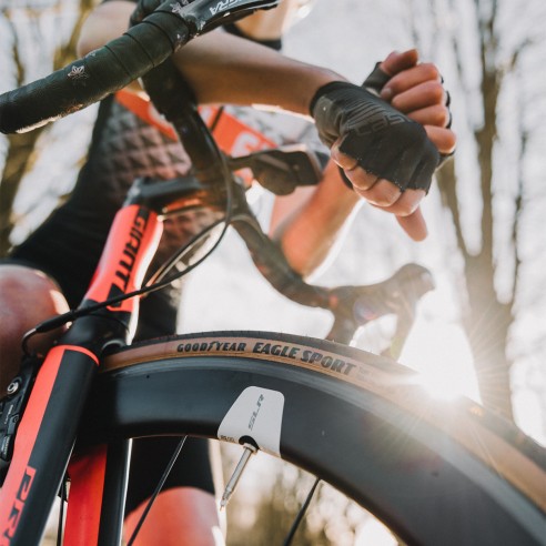 Cubierta Eagle Sport 700x300 Pleg Neg/Mrrn