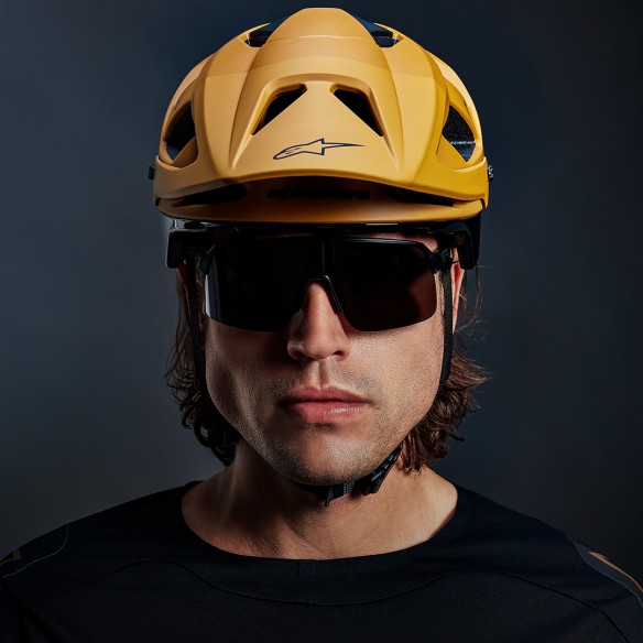 Casco Vector Tech Zeal Neg/Dorado osc