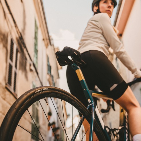 Cubierta Eagle 700x28 TLR Neg