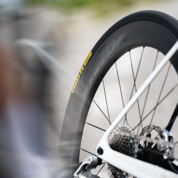 Eagle F1 SuperSport RS 700x30 TLR